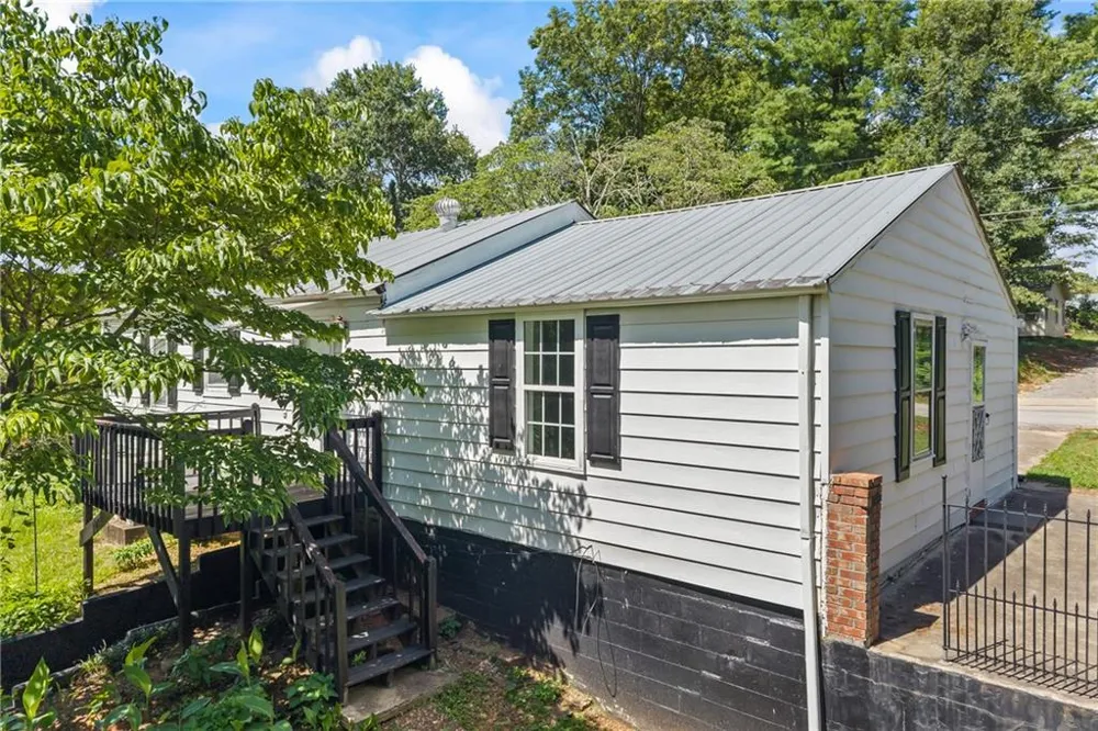 167 South Street Cornelia, GA 30531
