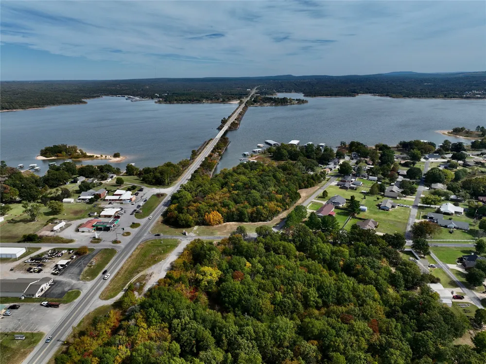 8 E Bower Eufaula, OK 74432