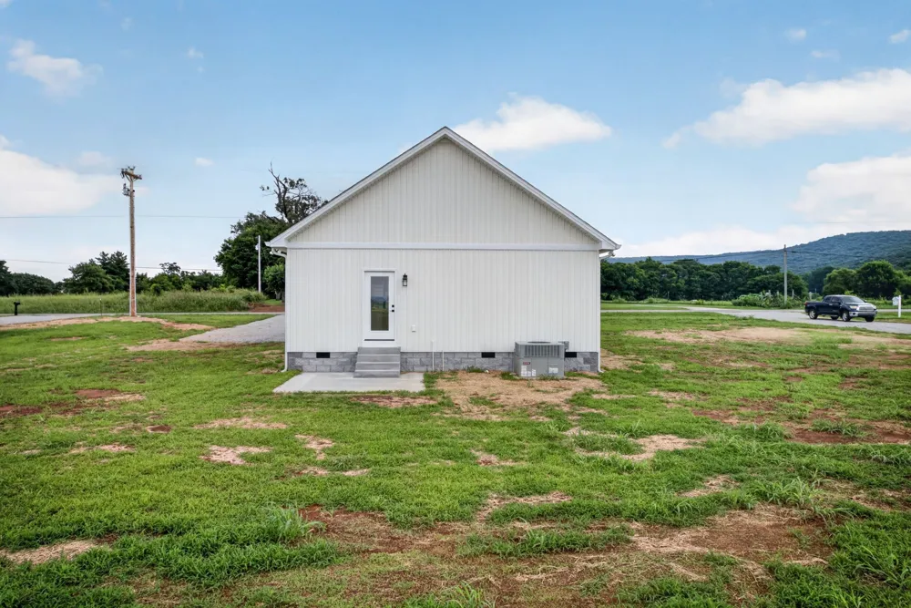3631 Greenhaw Rd Decherd, TN 37324