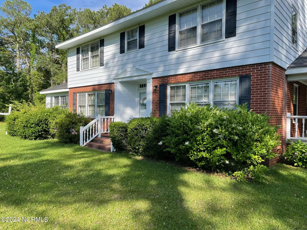 152 W Bayshore Drive Cedar Island, NC 28520