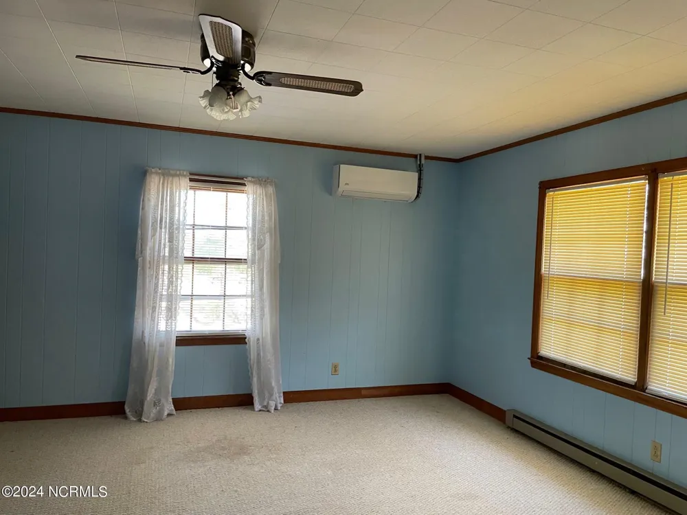 152 W Bayshore Drive Cedar Island, NC 28520