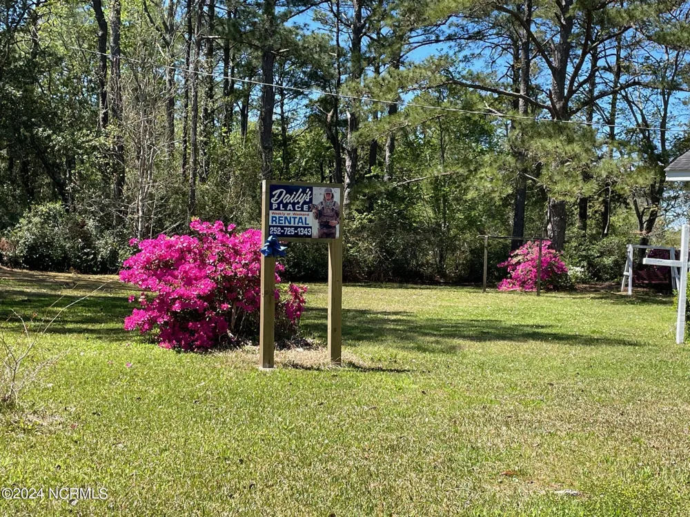 152 W Bayshore Drive Cedar Island, NC 28520