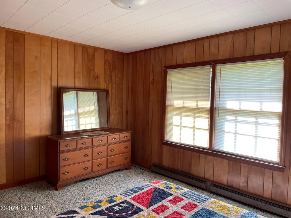 152 W Bayshore Drive Cedar Island, NC 28520