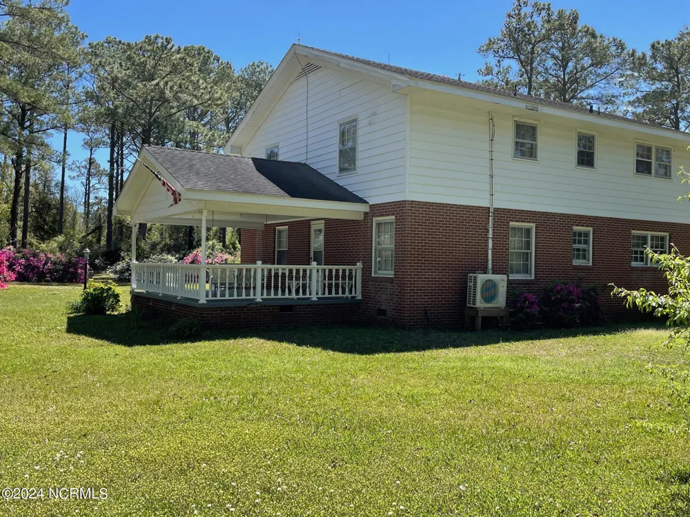 152 W Bayshore Drive Cedar Island, NC 28520
