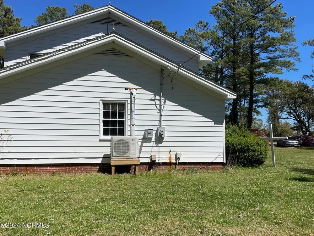 152 W Bayshore Drive Cedar Island, NC 28520