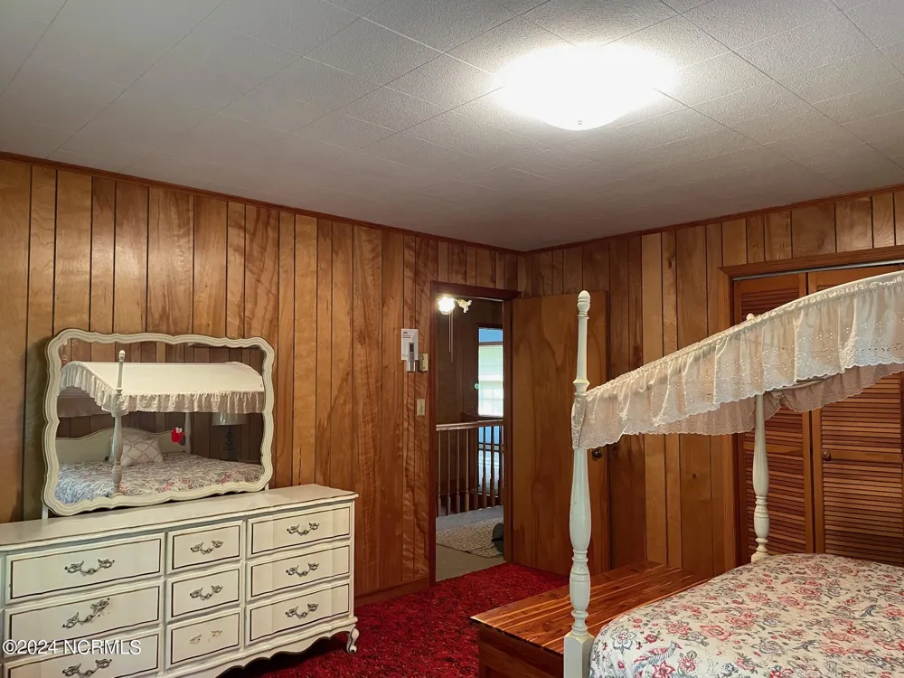 152 W Bayshore Drive Cedar Island, NC 28520