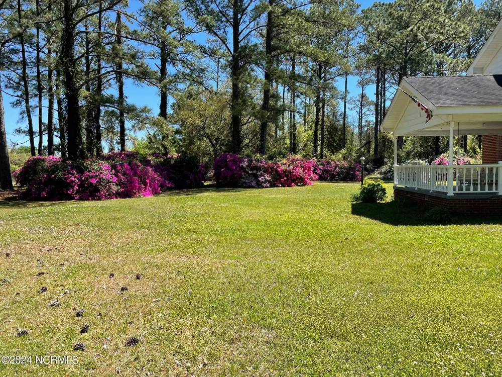 152 W Bayshore Drive Cedar Island, NC 28520