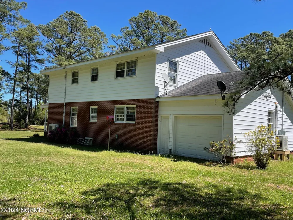 152 W Bayshore Drive Cedar Island, NC 28520