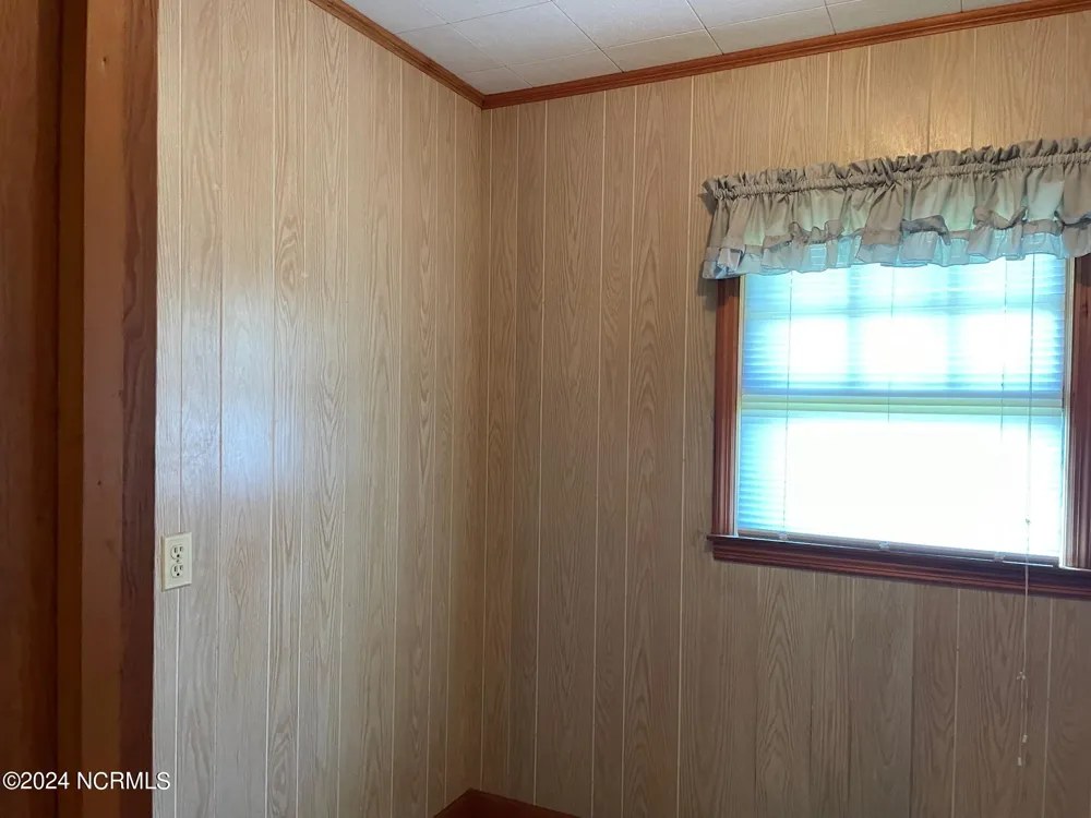 152 W Bayshore Drive Cedar Island, NC 28520