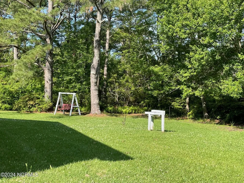 152 W Bayshore Drive Cedar Island, NC 28520
