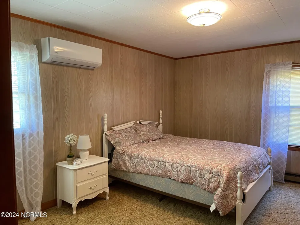 152 W Bayshore Drive Cedar Island, NC 28520