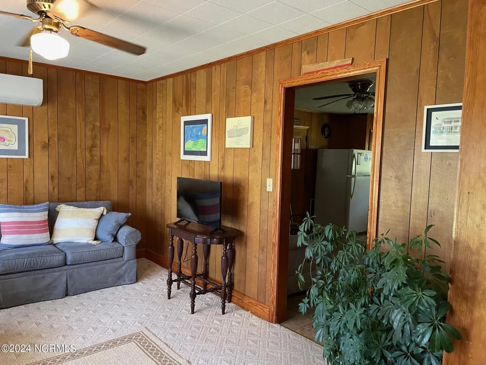 152 W Bayshore Drive Cedar Island, NC 28520