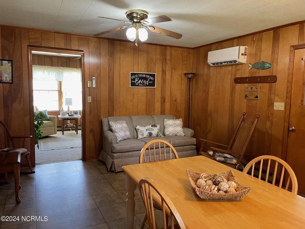 152 W Bayshore Drive Cedar Island, NC 28520