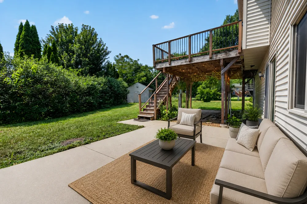 206 Hunters Court Eagle Lake, MN 56024