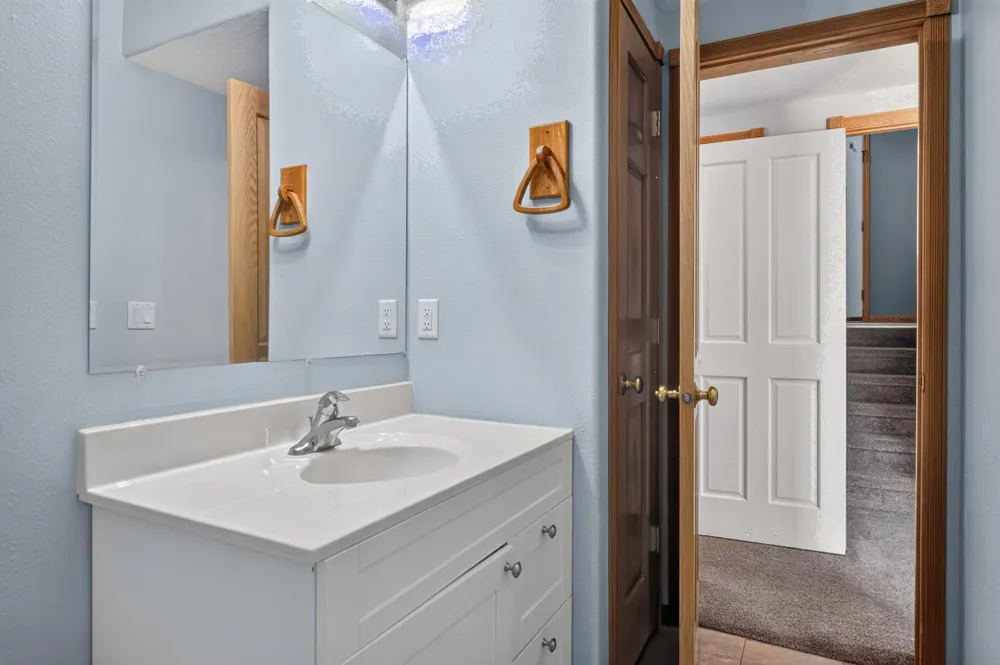 206 Hunters Court Eagle Lake, MN 56024
