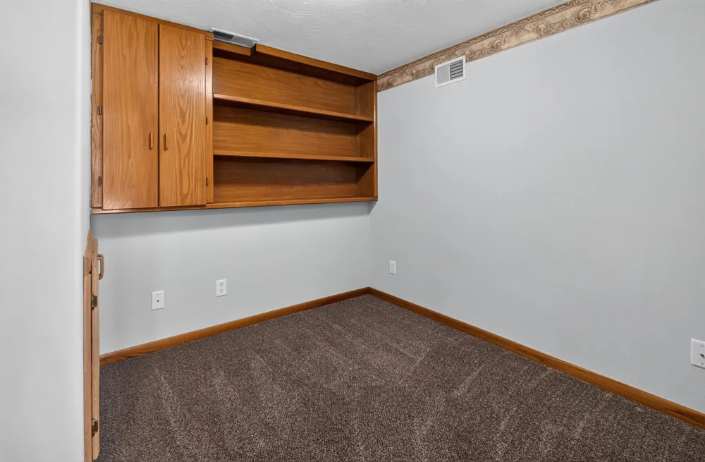 206 Hunters Court Eagle Lake, MN 56024