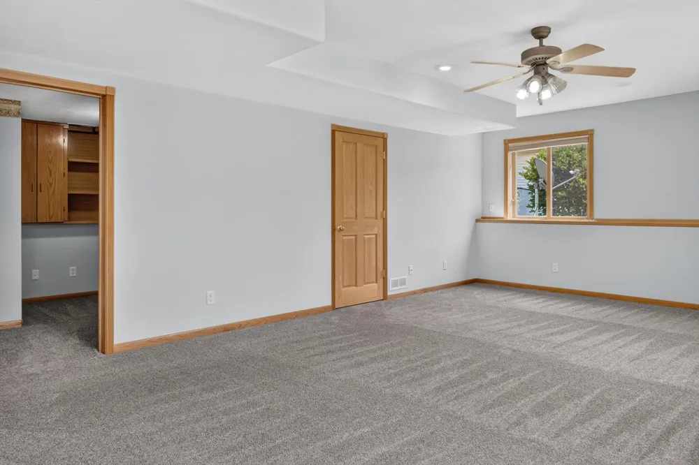 206 Hunters Court Eagle Lake, MN 56024