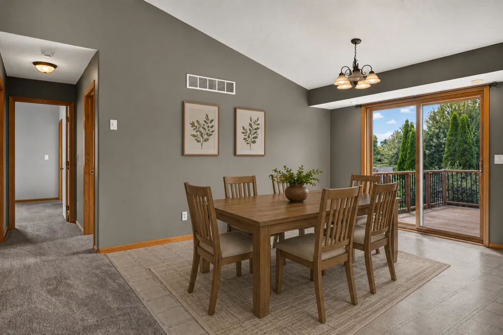 206 Hunters Court Eagle Lake, MN 56024