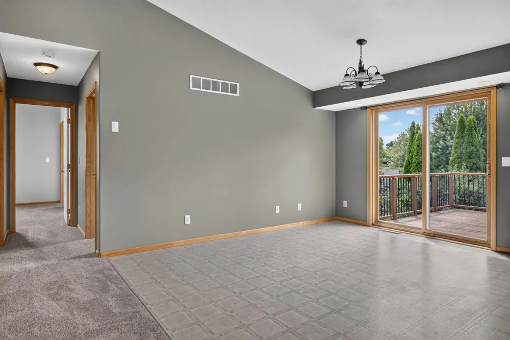 206 Hunters Court Eagle Lake, MN 56024