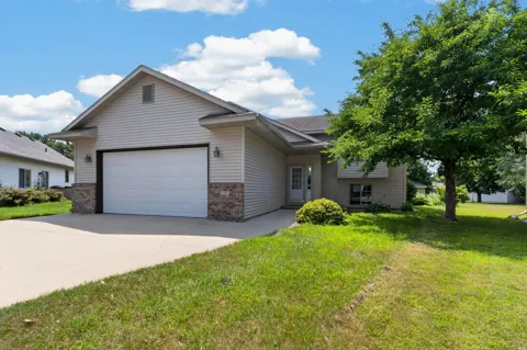 206 Hunters Court