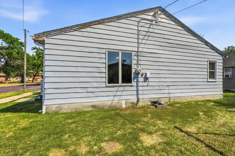 422 2nd Street Wahpeton, ND 58075