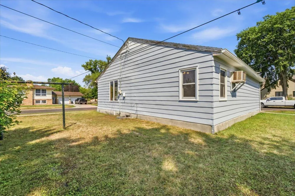 422 2nd Street Wahpeton, ND 58075