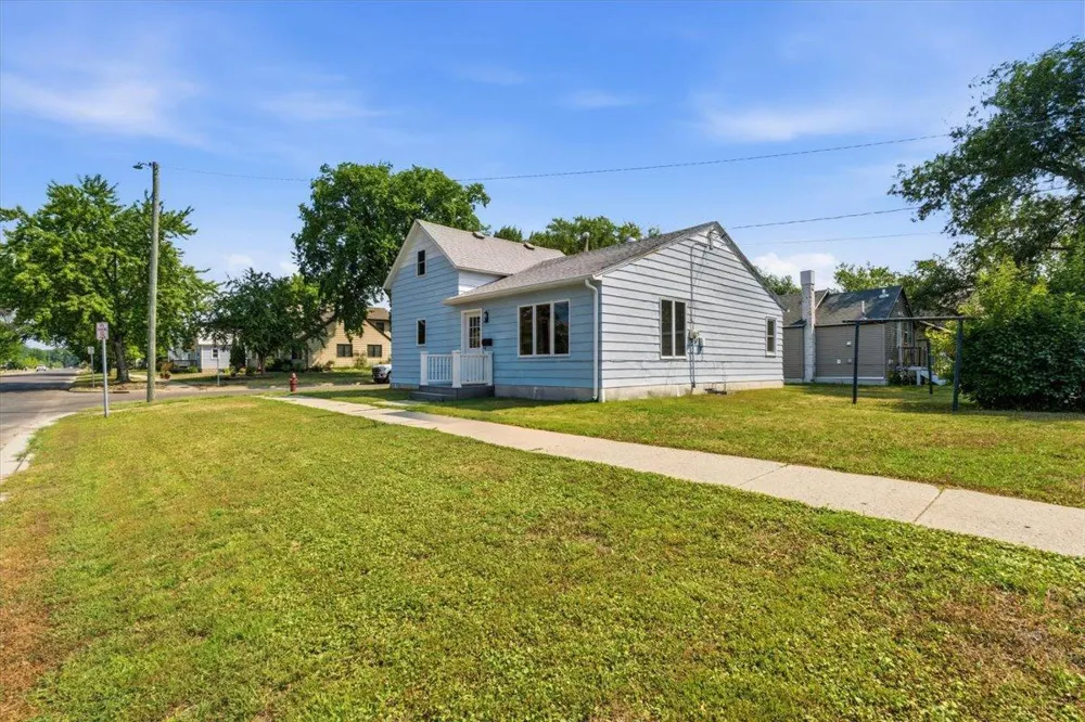 422 2nd Street Wahpeton, ND 58075