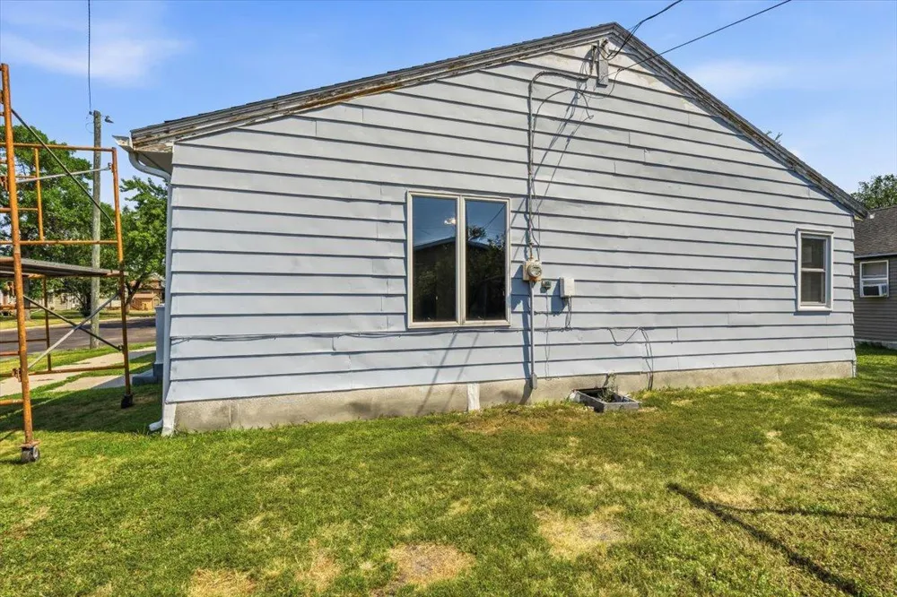 422 2nd Street Wahpeton, ND 58075