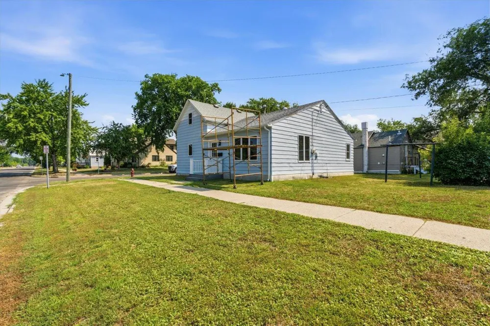 422 2nd Street Wahpeton, ND 58075