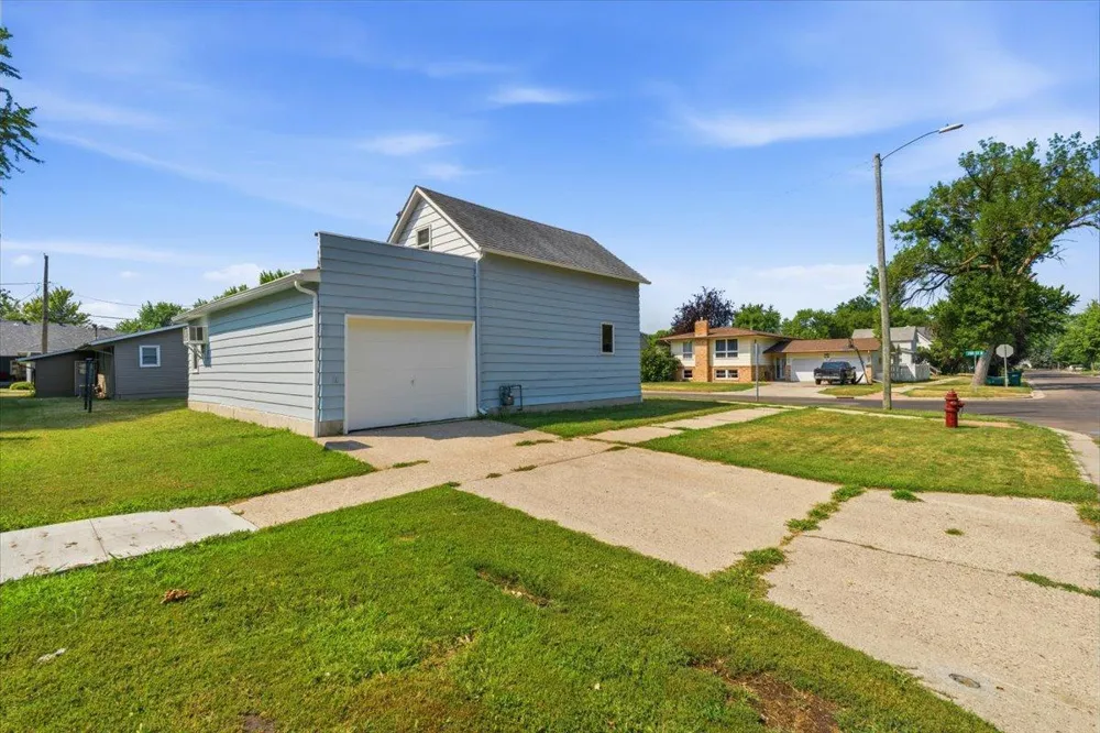 422 2nd Street Wahpeton, ND 58075