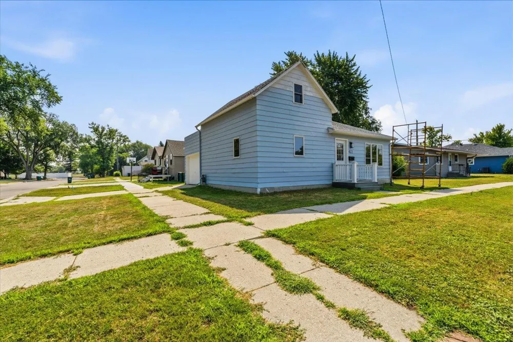422 2nd Street Wahpeton, ND 58075