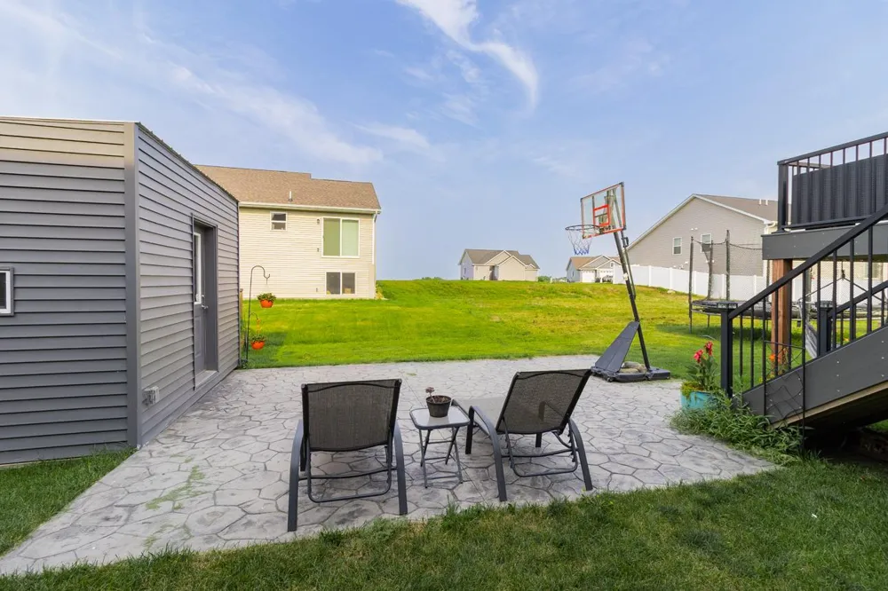 908 Ashford Road Belle Plaine, MN 56011