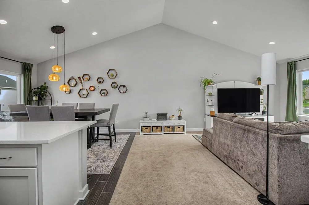 908 Ashford Road Belle Plaine, MN 56011