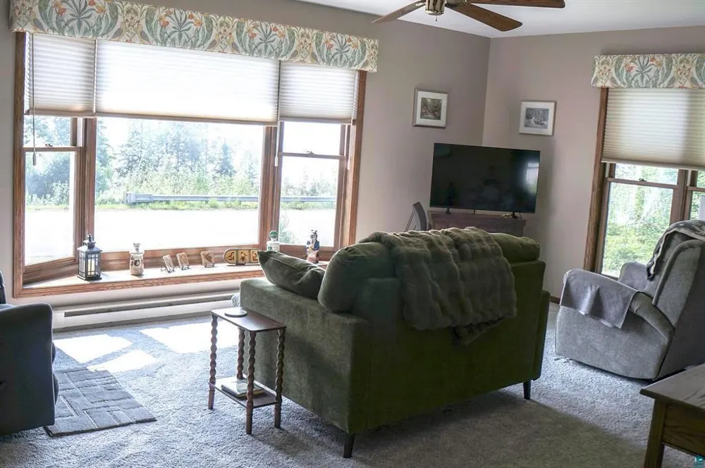 5845 Shore Drive Duluth, MN 55804