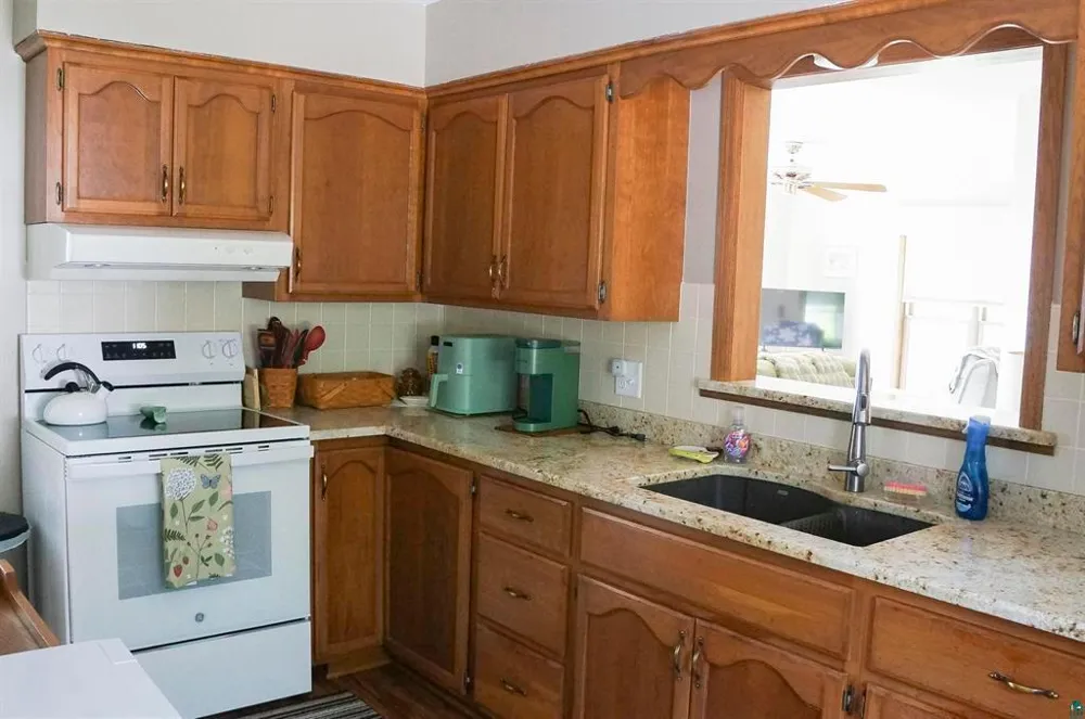 5845 Shore Drive Duluth, MN 55804