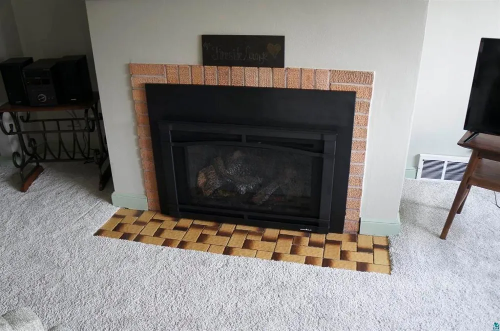 5845 Shore Drive Duluth, MN 55804