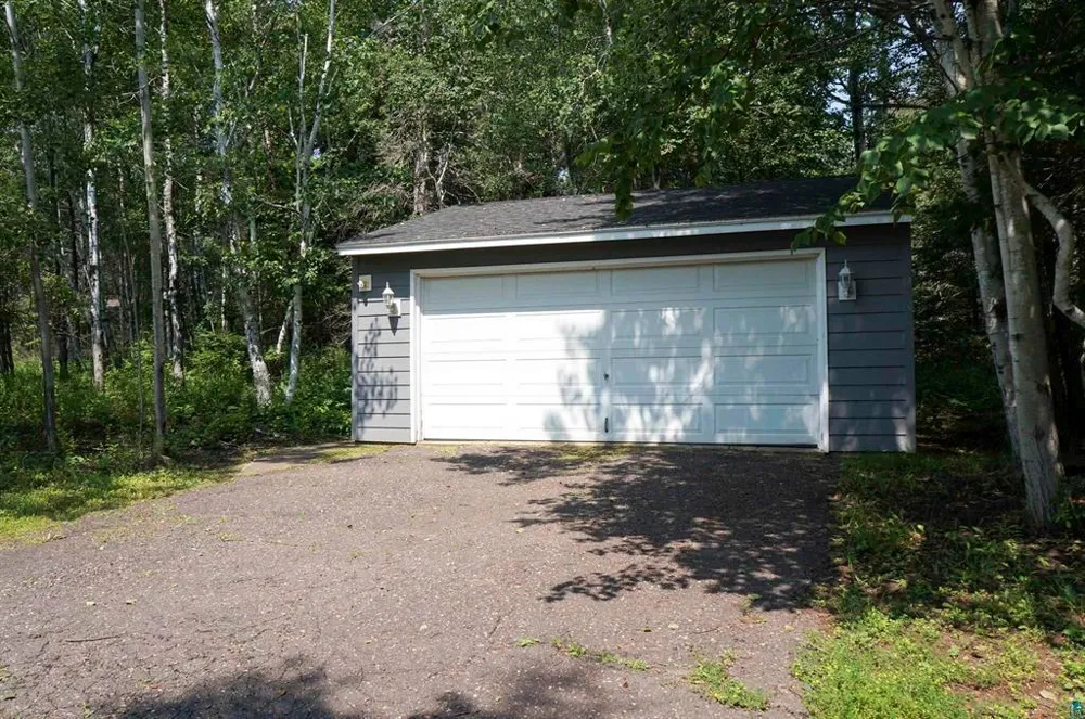 5845 Shore Drive Duluth, MN 55804