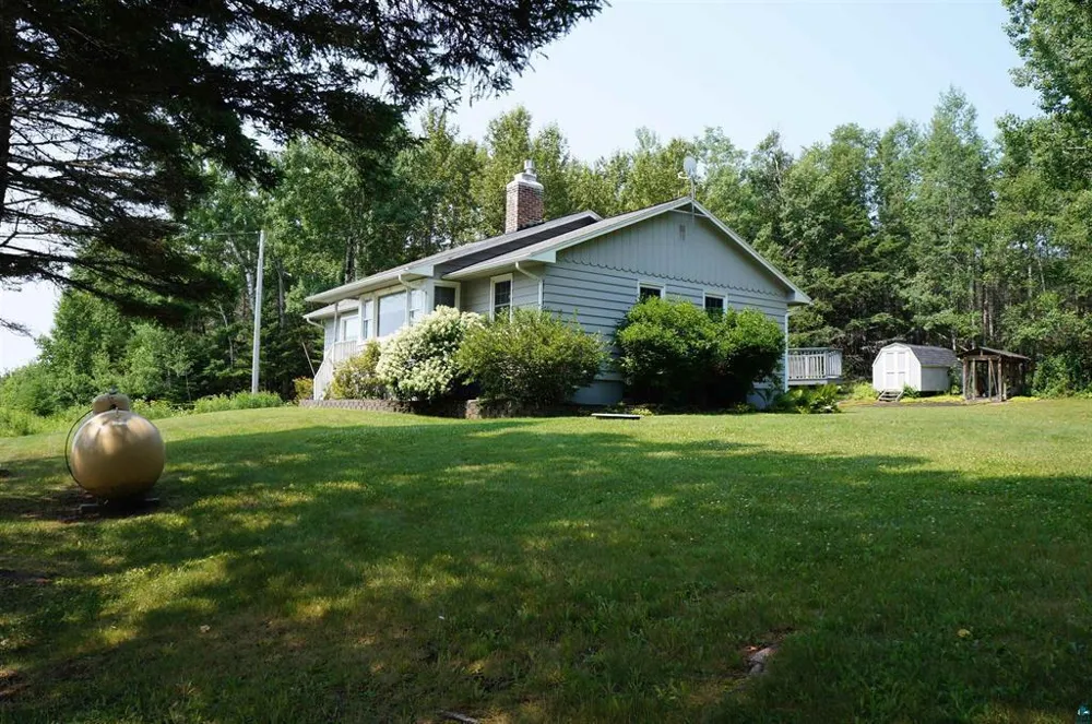 5845 Shore Drive Duluth, MN 55804