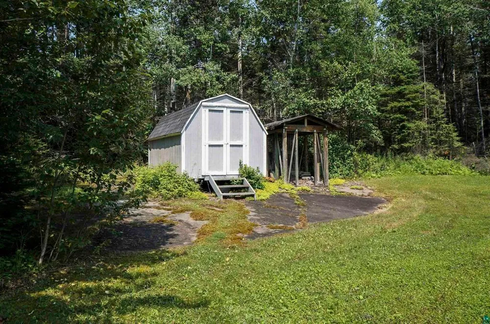 5845 Shore Drive Duluth, MN 55804