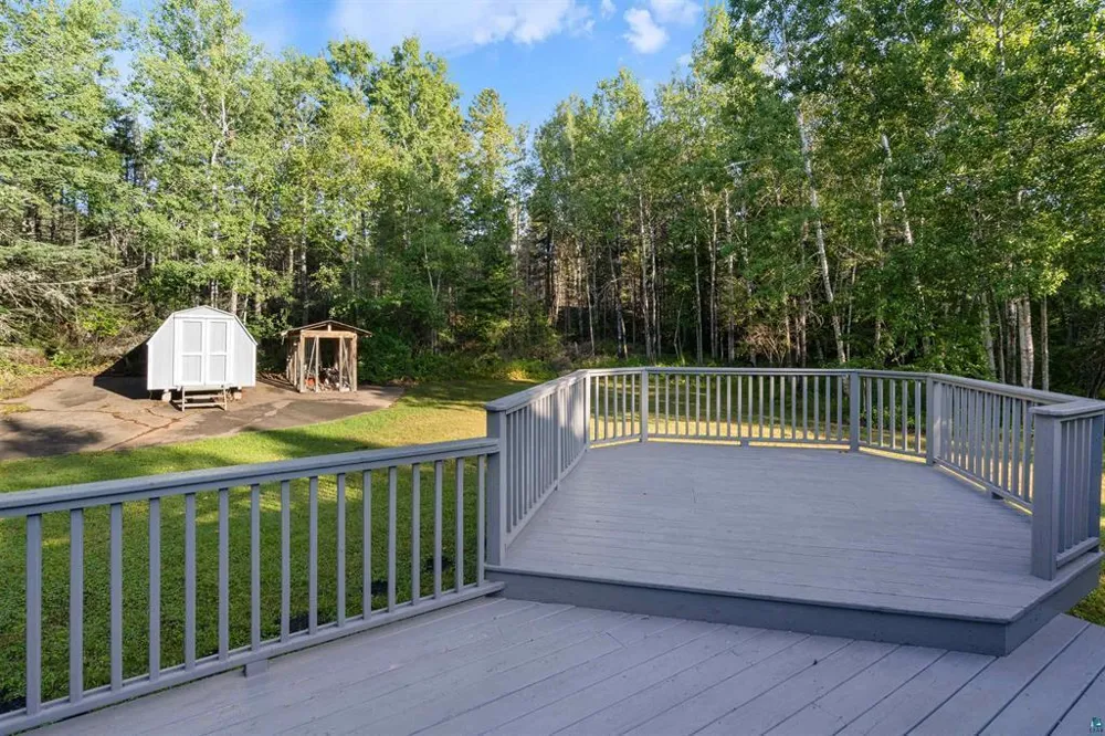 5845 Shore Drive Duluth, MN 55804