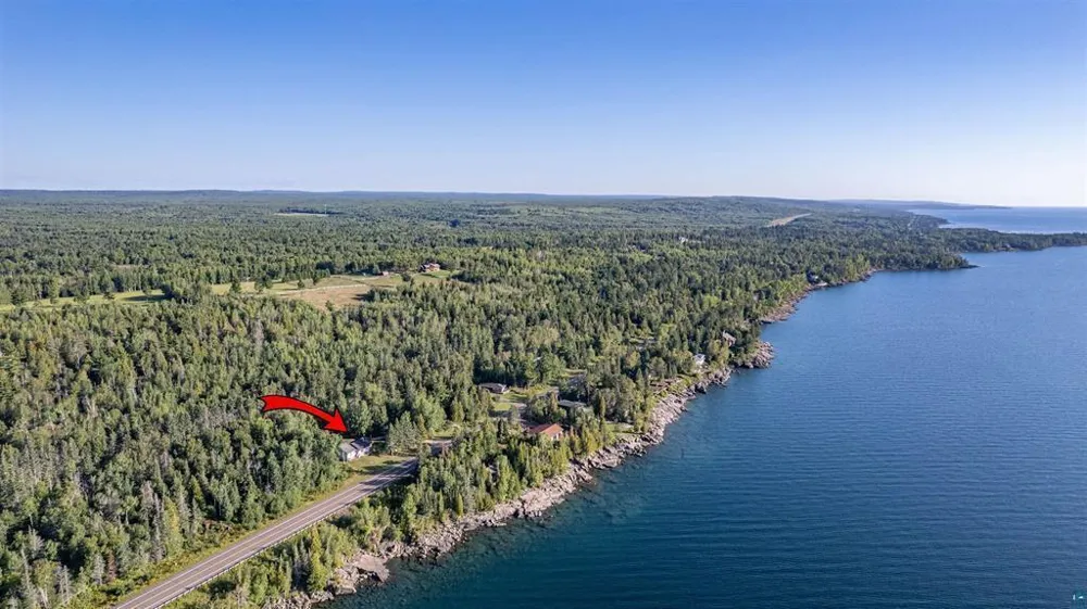 5845 Shore Drive Duluth, MN 55804