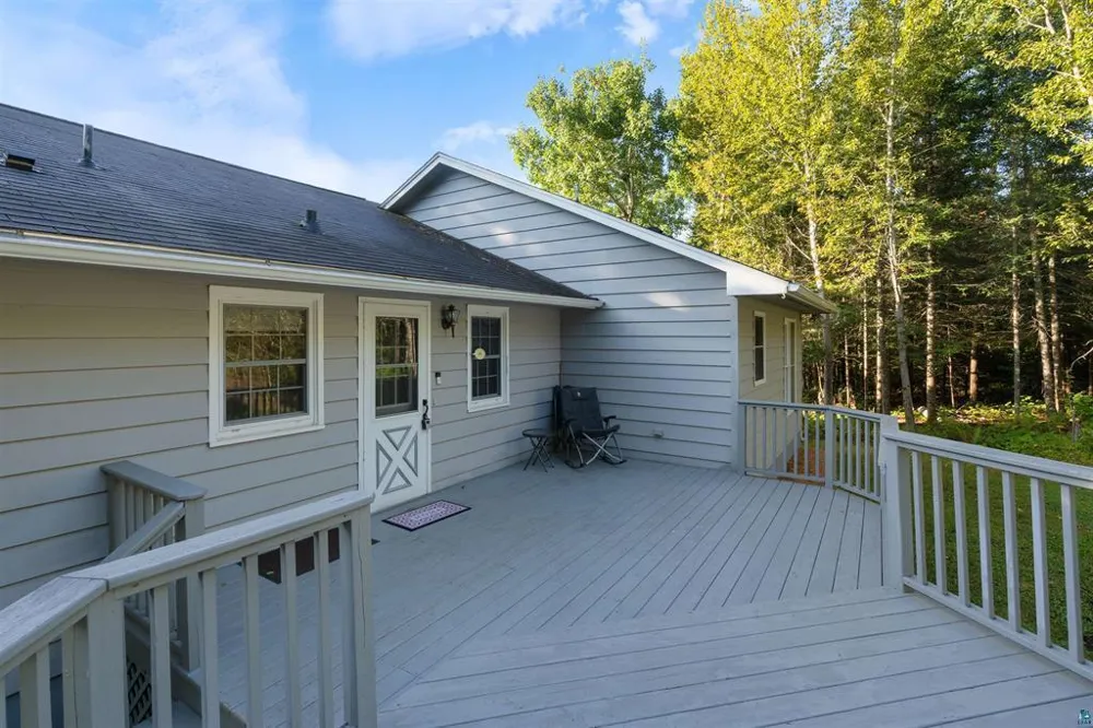 5845 Shore Drive Duluth, MN 55804