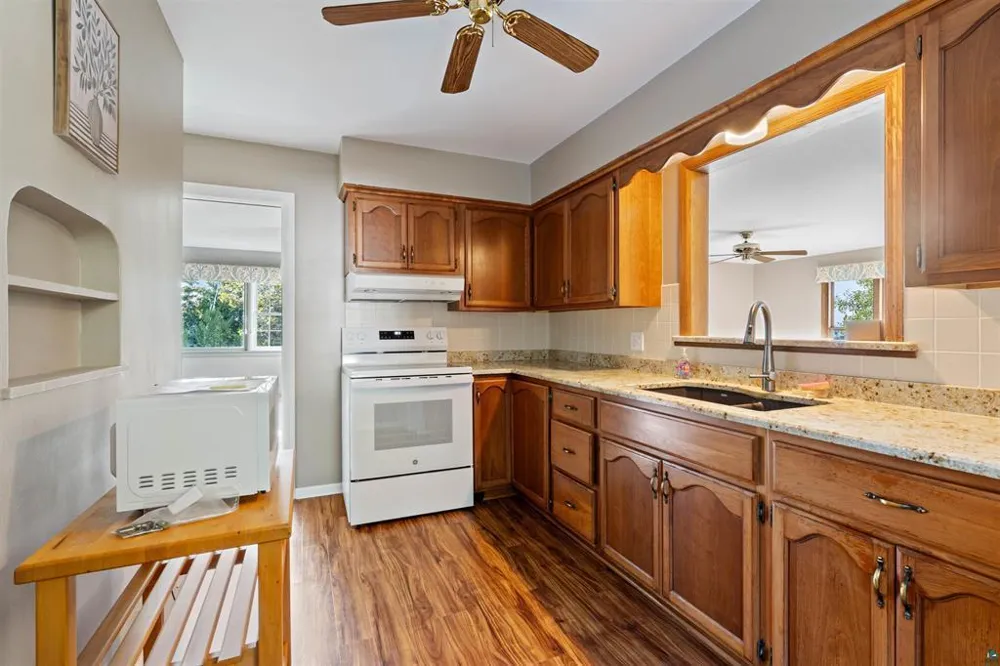 5845 Shore Drive Duluth, MN 55804