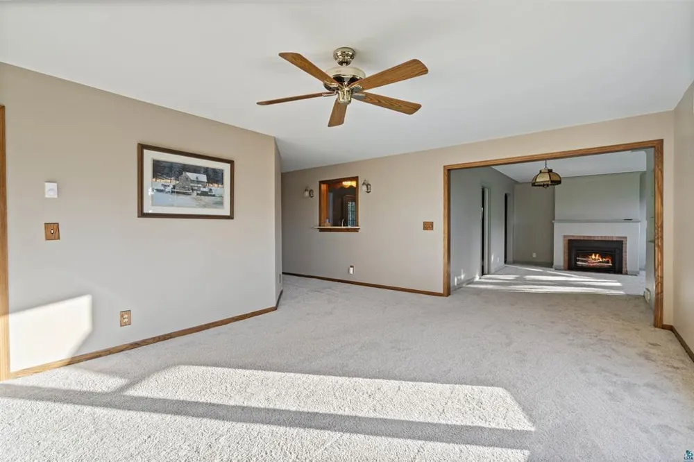 5845 Shore Drive Duluth, MN 55804