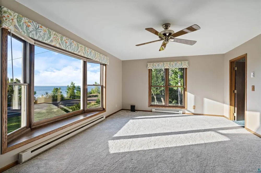 5845 Shore Drive Duluth, MN 55804