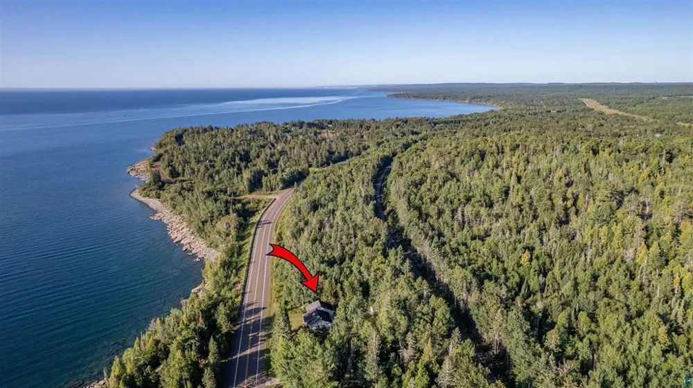 5845 Shore Drive Duluth, MN 55804