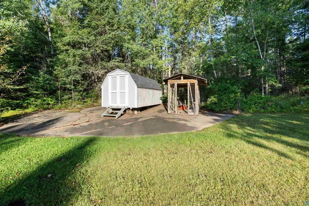 5845 Shore Drive Duluth, MN 55804