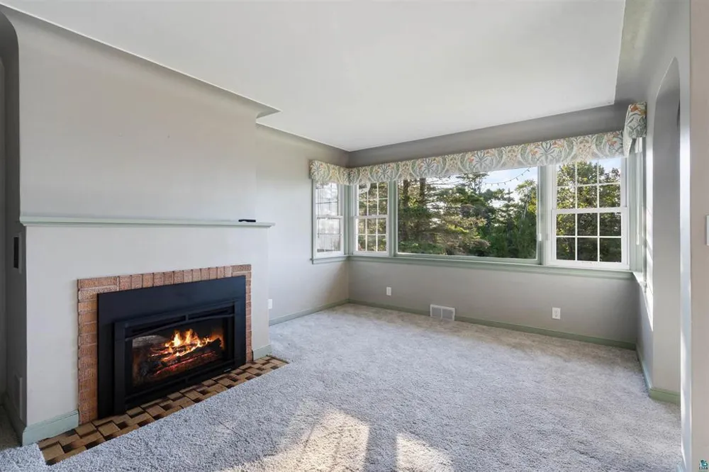 5845 Shore Drive Duluth, MN 55804