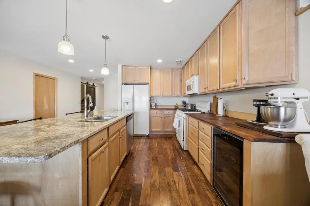 5060 Edgewater Drive Mound, MN 55364