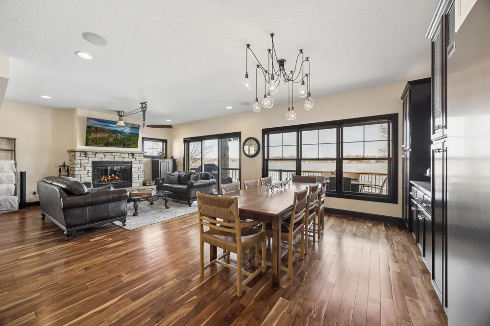 5060 Edgewater Drive Mound, MN 55364